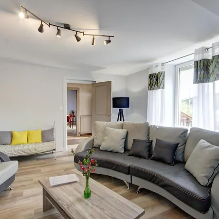 Hébergement de vacances Saint-didier-sur-rochefort, 7 Pièces, 12 Personnes - Fr-1-496-18